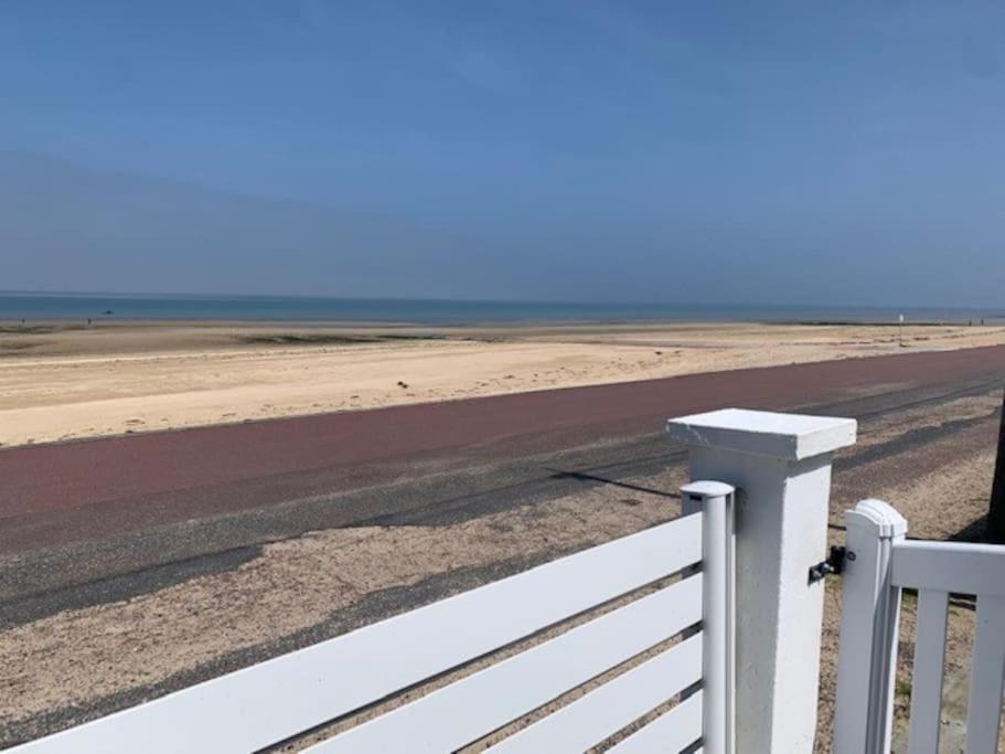 Villa De La Plage, Front De Mer, Juno Beach Bernières-sur-Mer Exterior foto